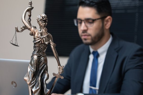 Avocat paris : découvrez les services de me agathe florent