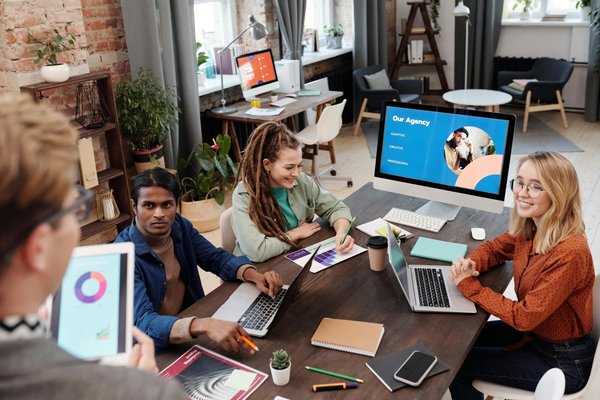 Agence digitale à Nantes : Prenez facilement rendez-vous en ligne